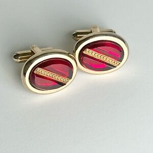 Vintage MCM 1960s Hickok USA Red Oval Shaped Glass and gold tone Cuff links